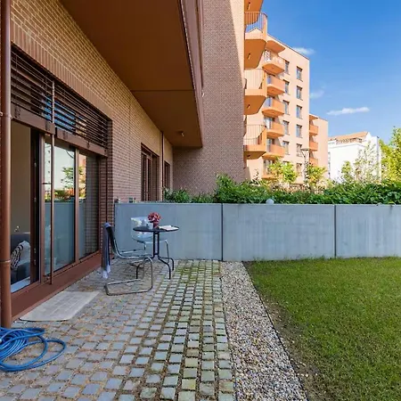 Modern Hidden Oasis In براتسيلافا